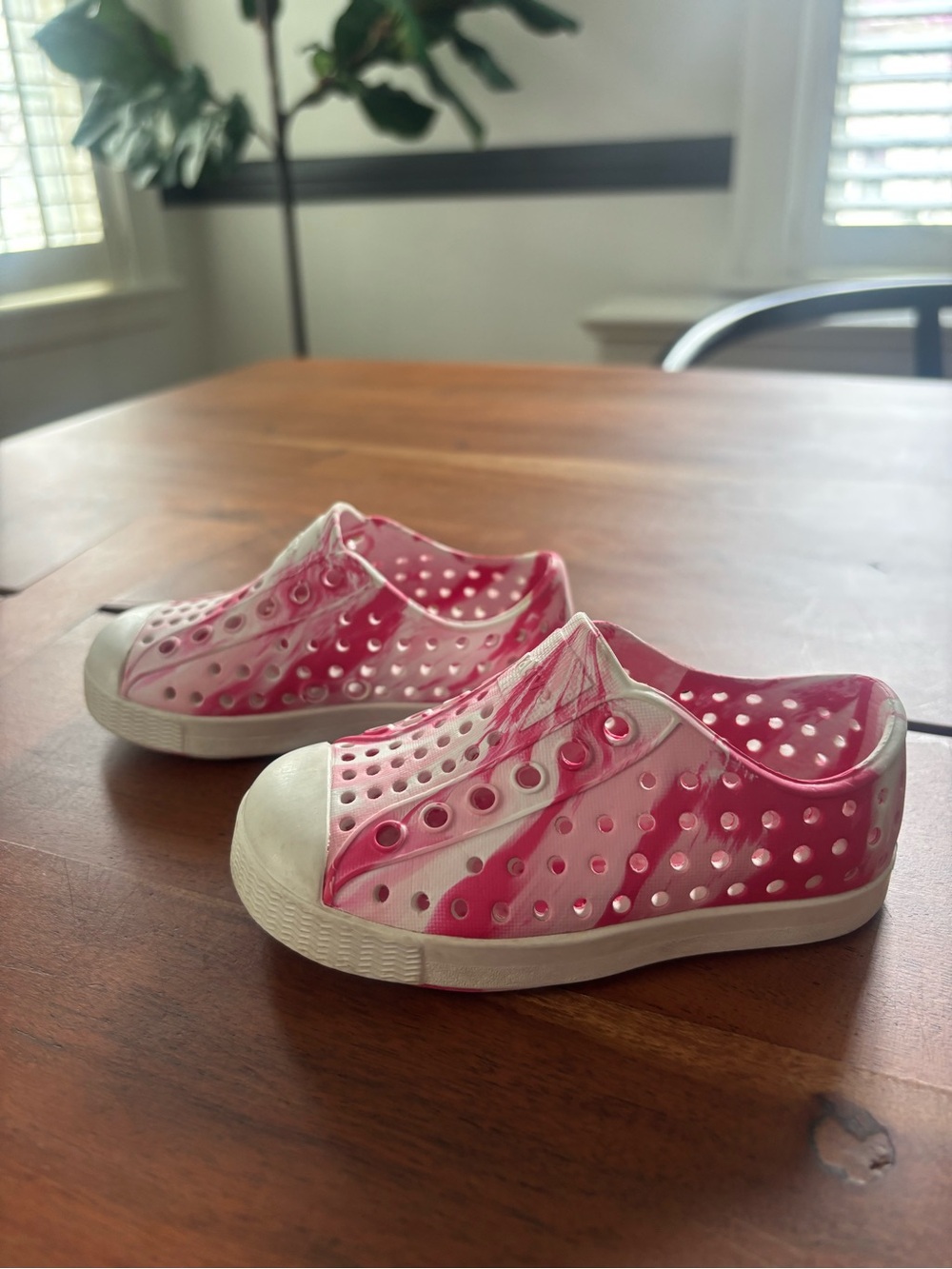 Native kids Pink Slip-On size 5